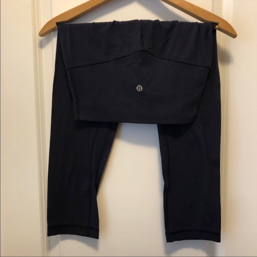Navy Lululemon Crop leggings